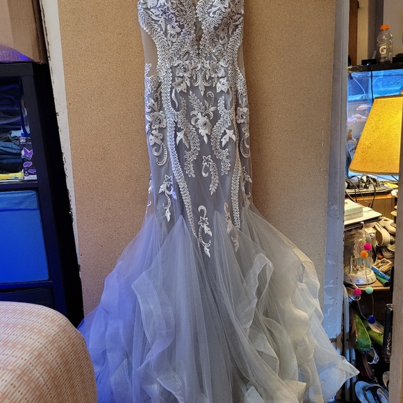 Women's size 8 formal gown - Picture 4 of 12